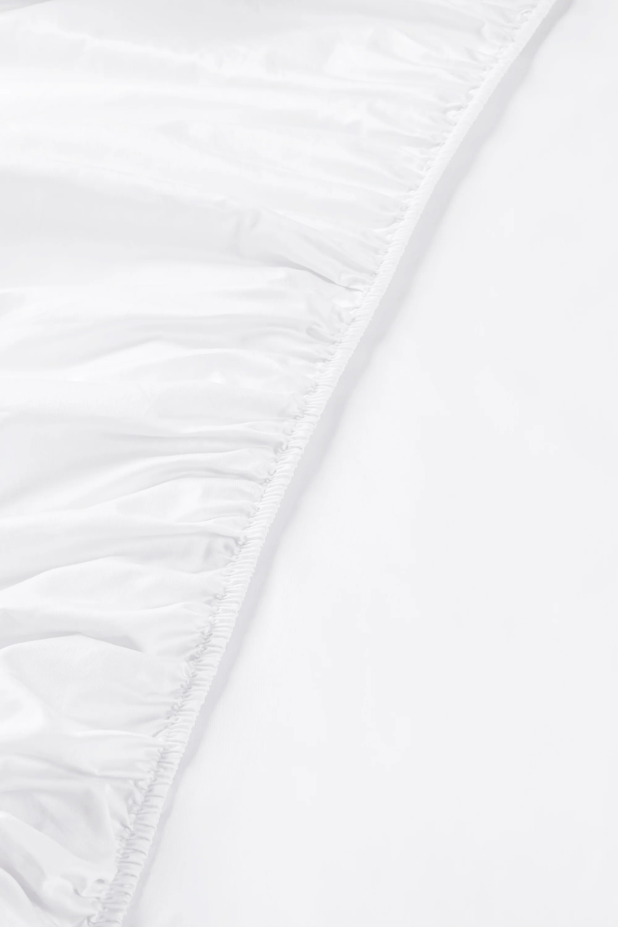 Sateen Organic Cotton Fitted Sheet - Midwinter White - Image 3