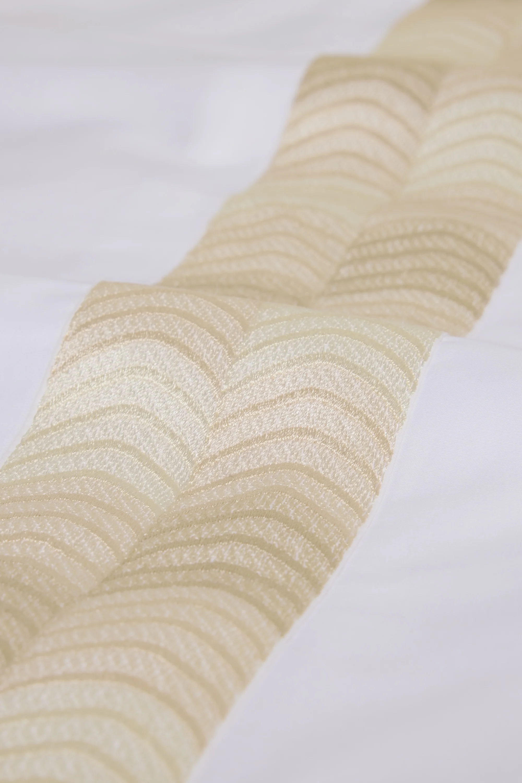 Simar Embroidered Pillowcases - Classic White & Gold - Image 2